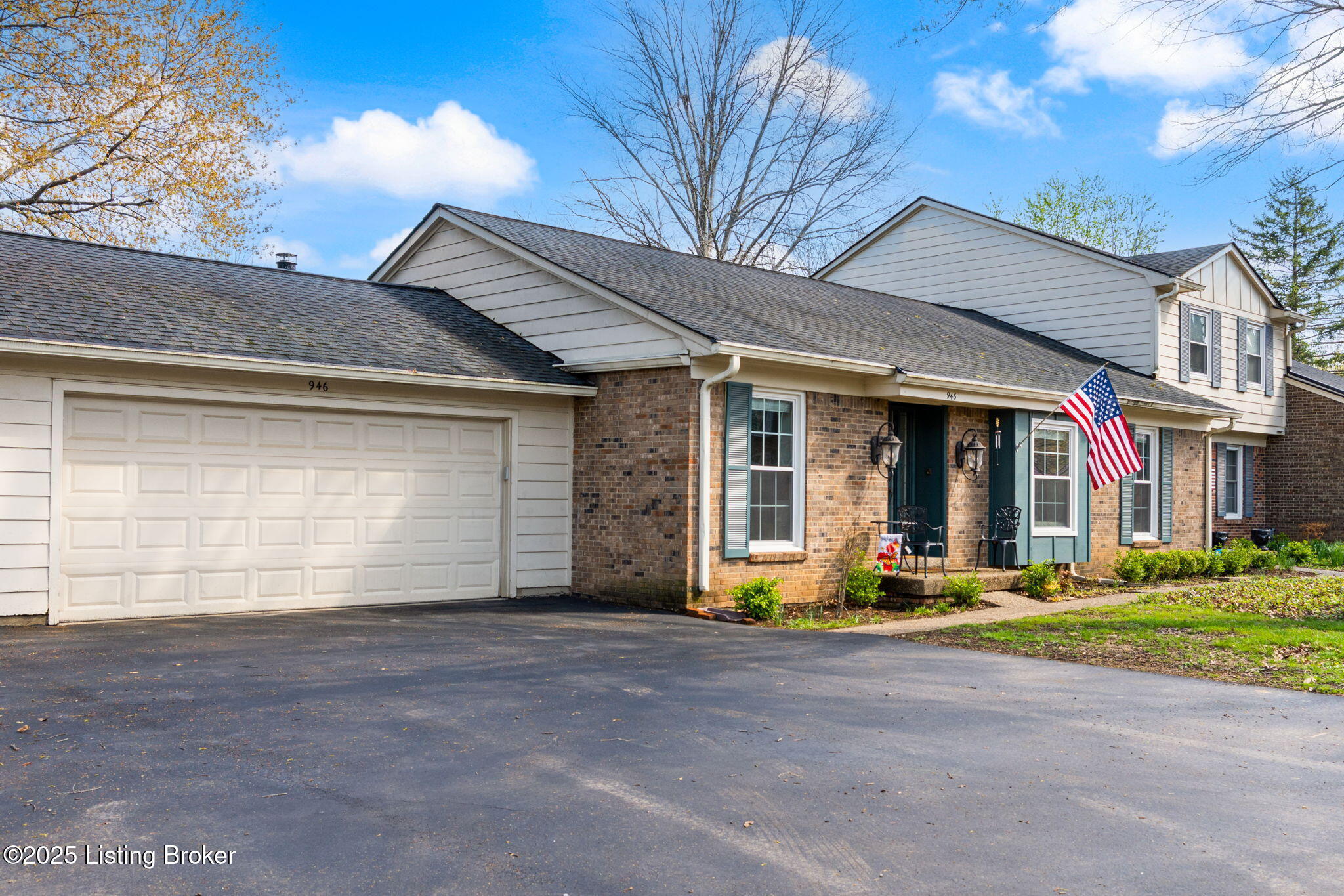 946 Burning Springs Cir, Louisville, Kentucky image 2
