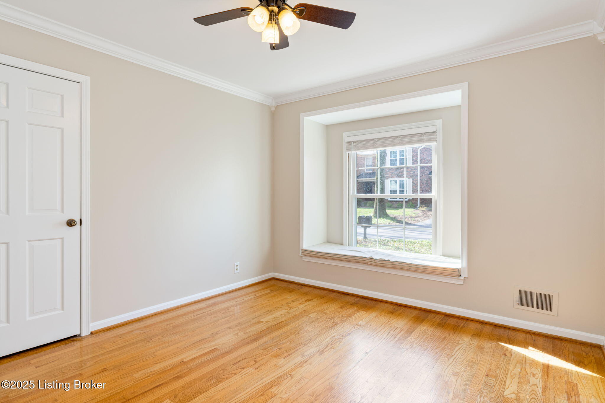 946 Burning Springs Cir, Louisville, Kentucky image 30