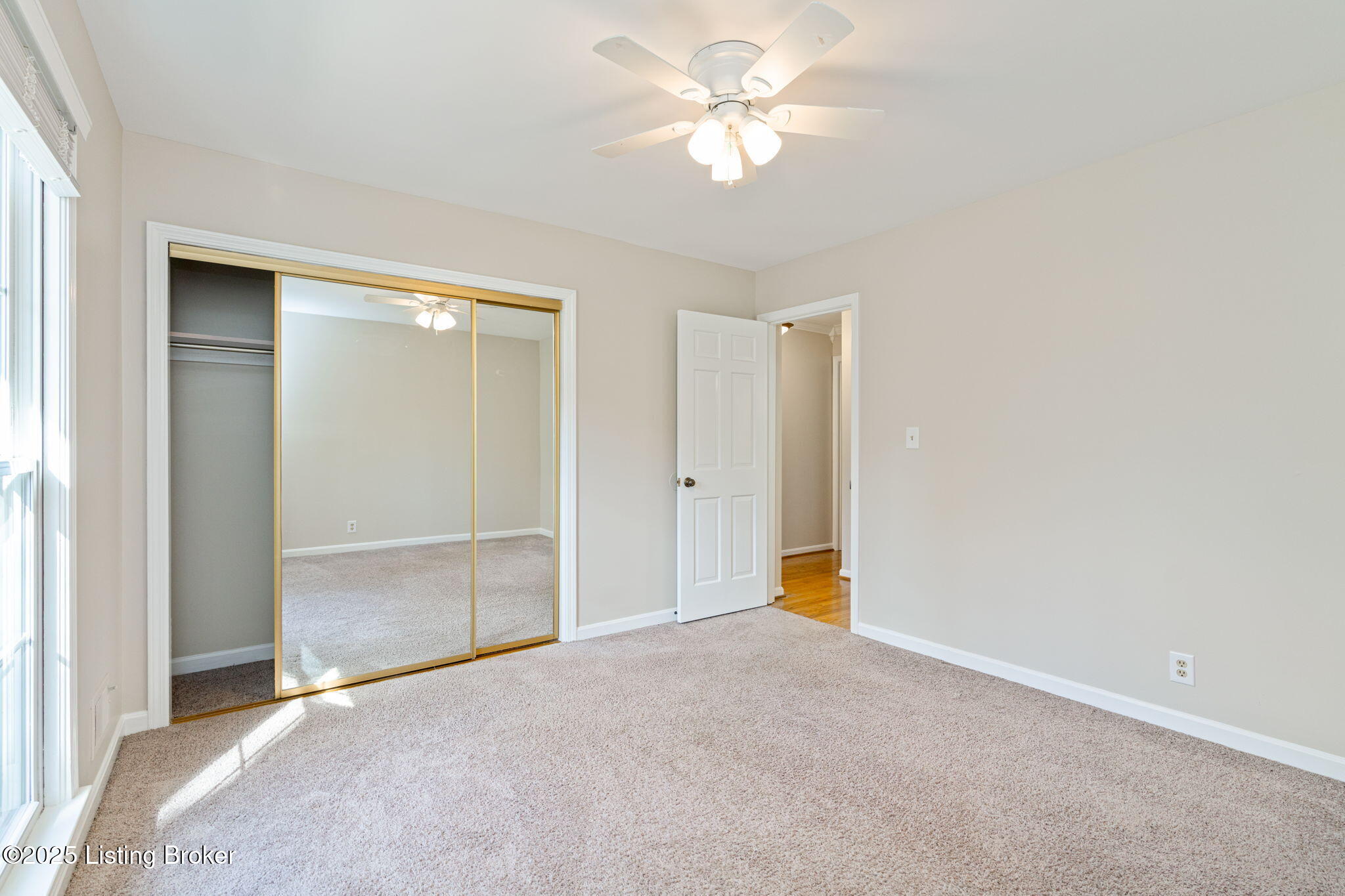 946 Burning Springs Cir, Louisville, Kentucky image 41