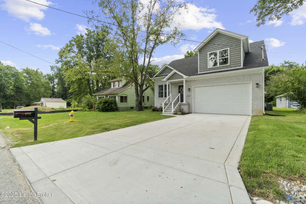 Photo of 6702 Shirley Ave, Prospect, KY 40059 (MLS # 1720685)