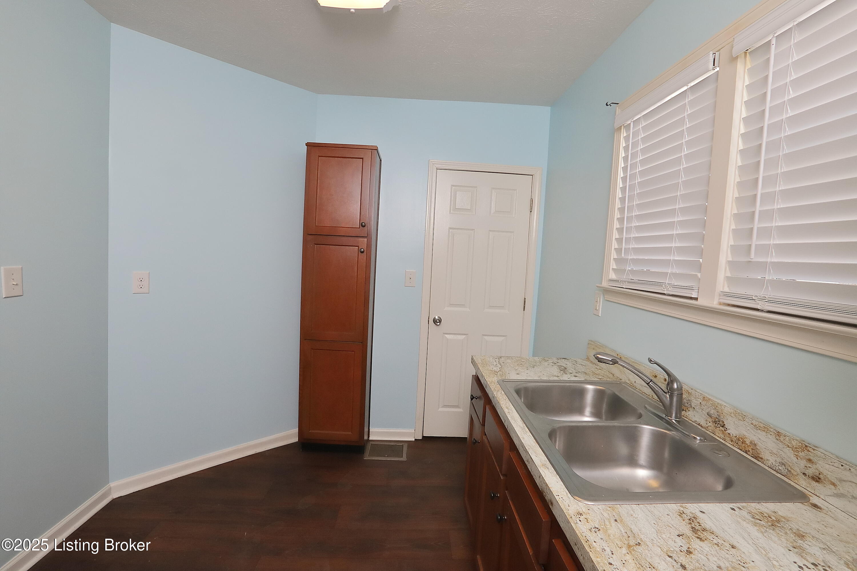 2502 Concord Dr, Louisville, Kentucky image 20