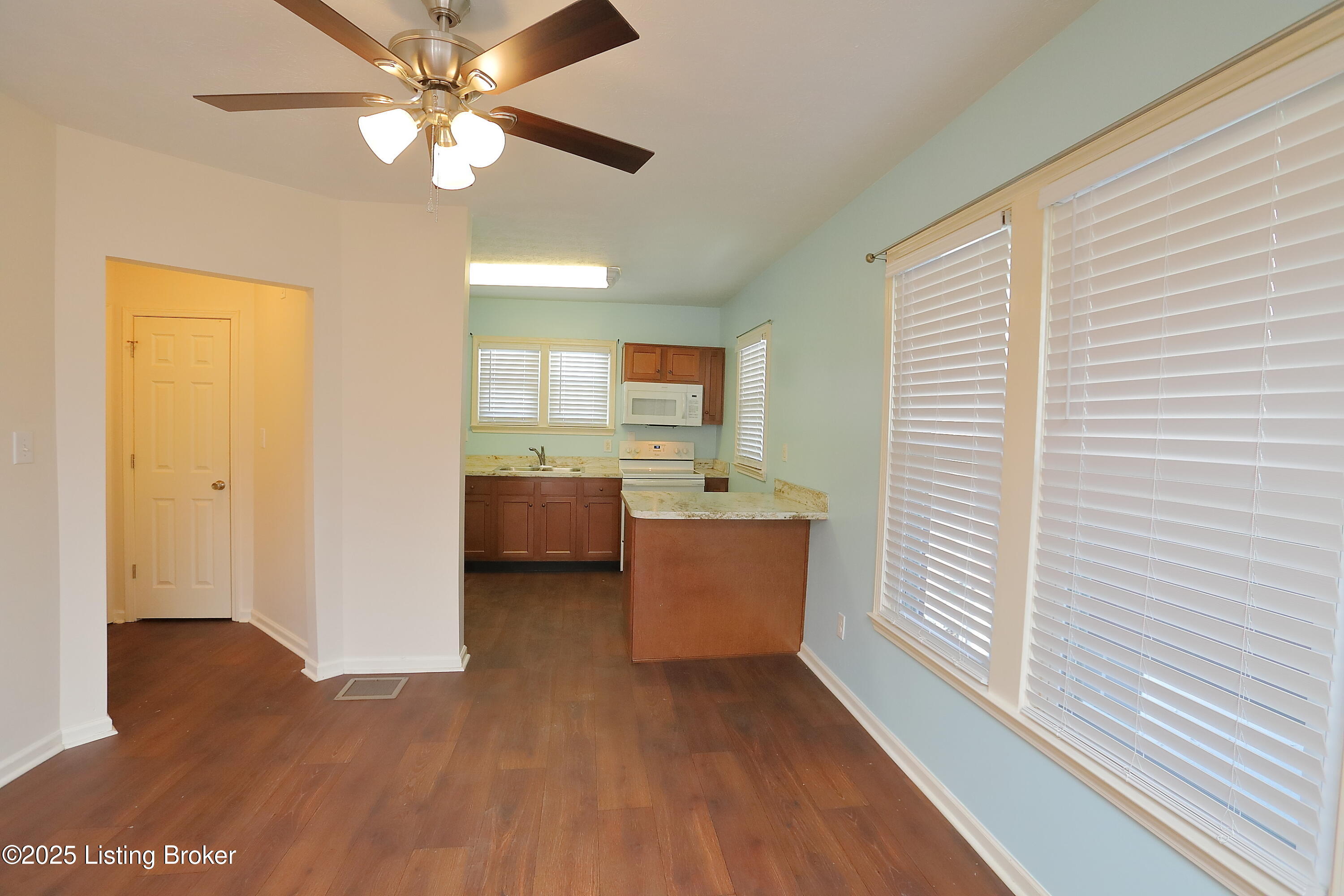 2502 Concord Dr, Louisville, Kentucky image 11