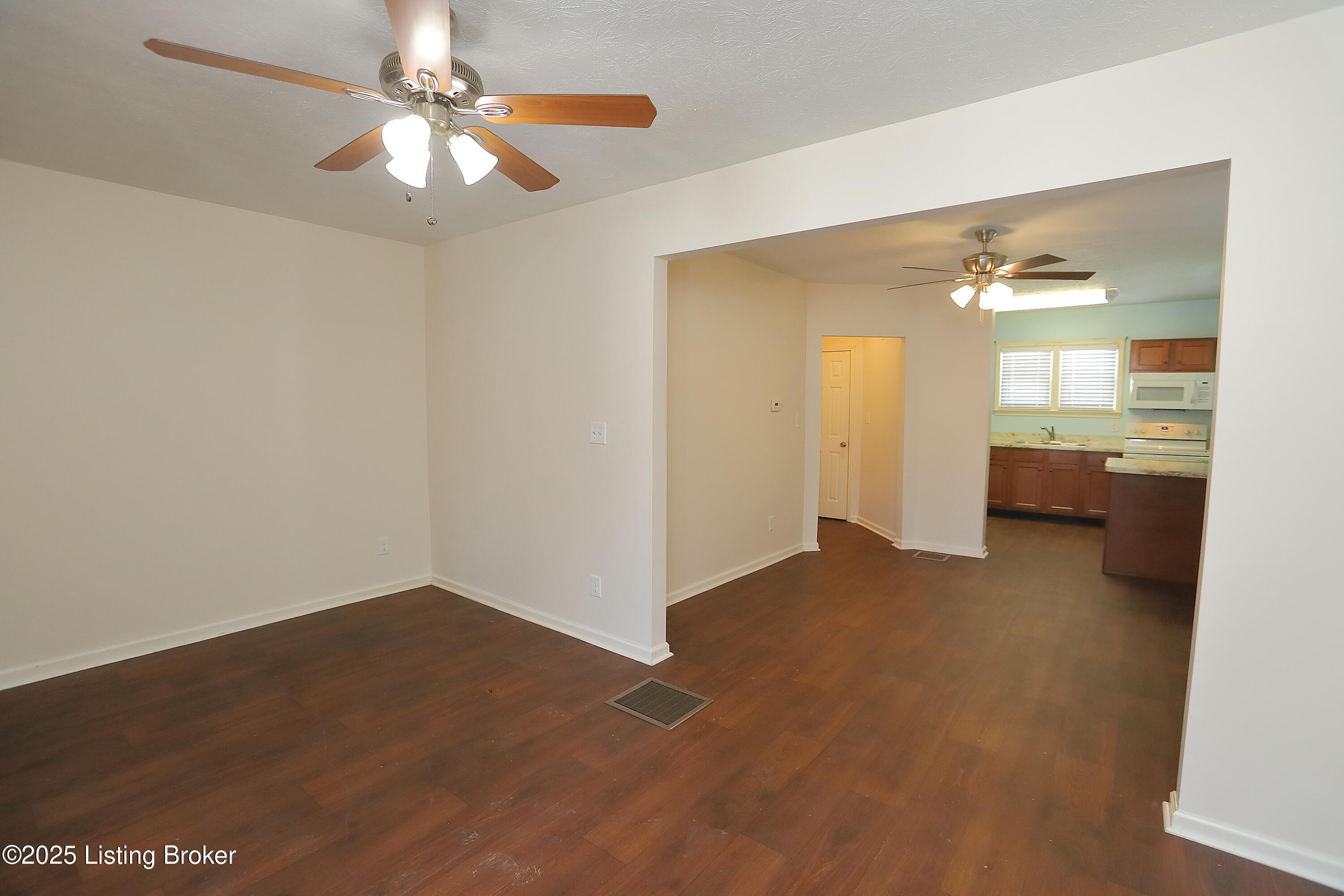 2502 Concord Dr, Louisville, Kentucky image 10