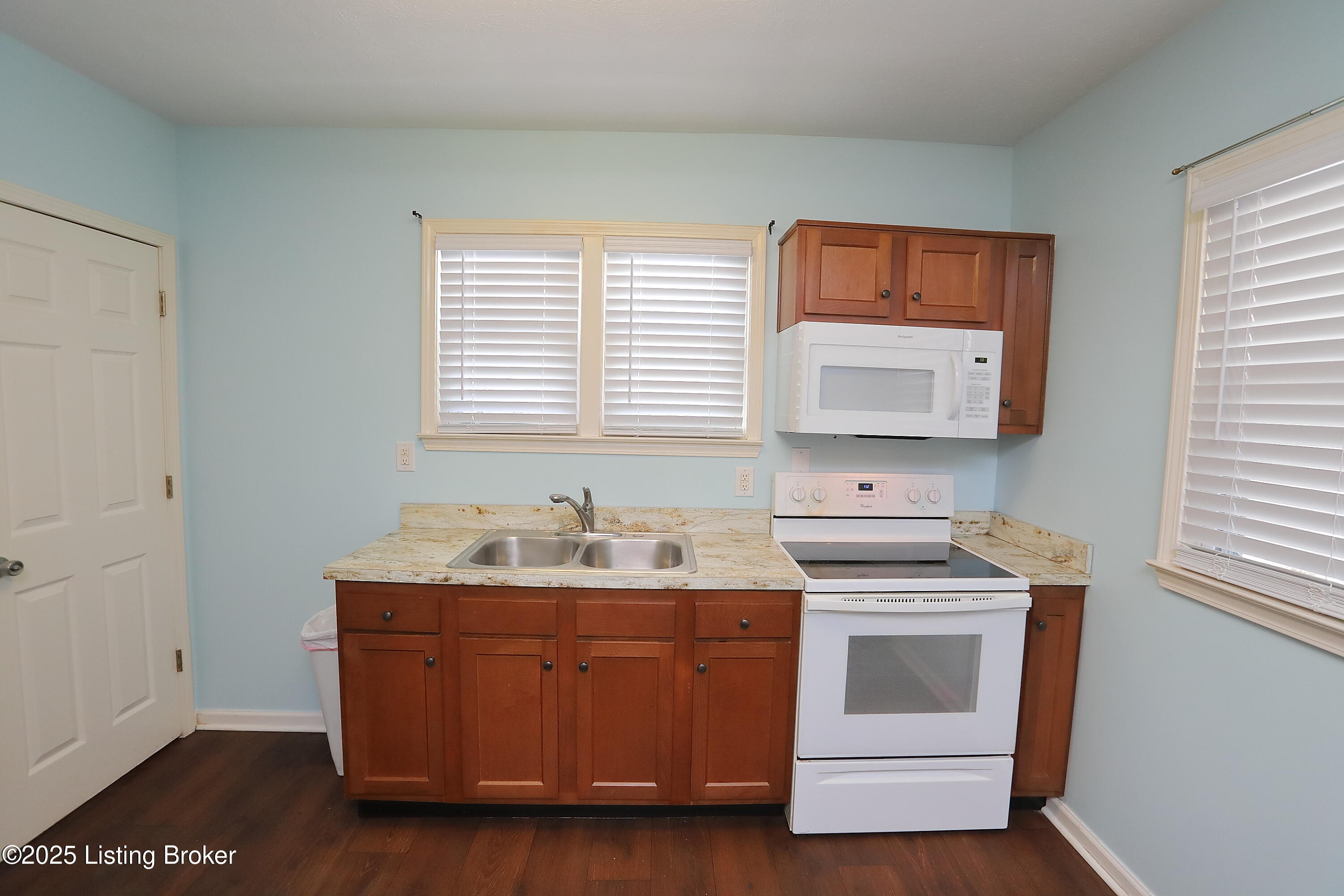 2502 Concord Dr, Louisville, Kentucky image 14