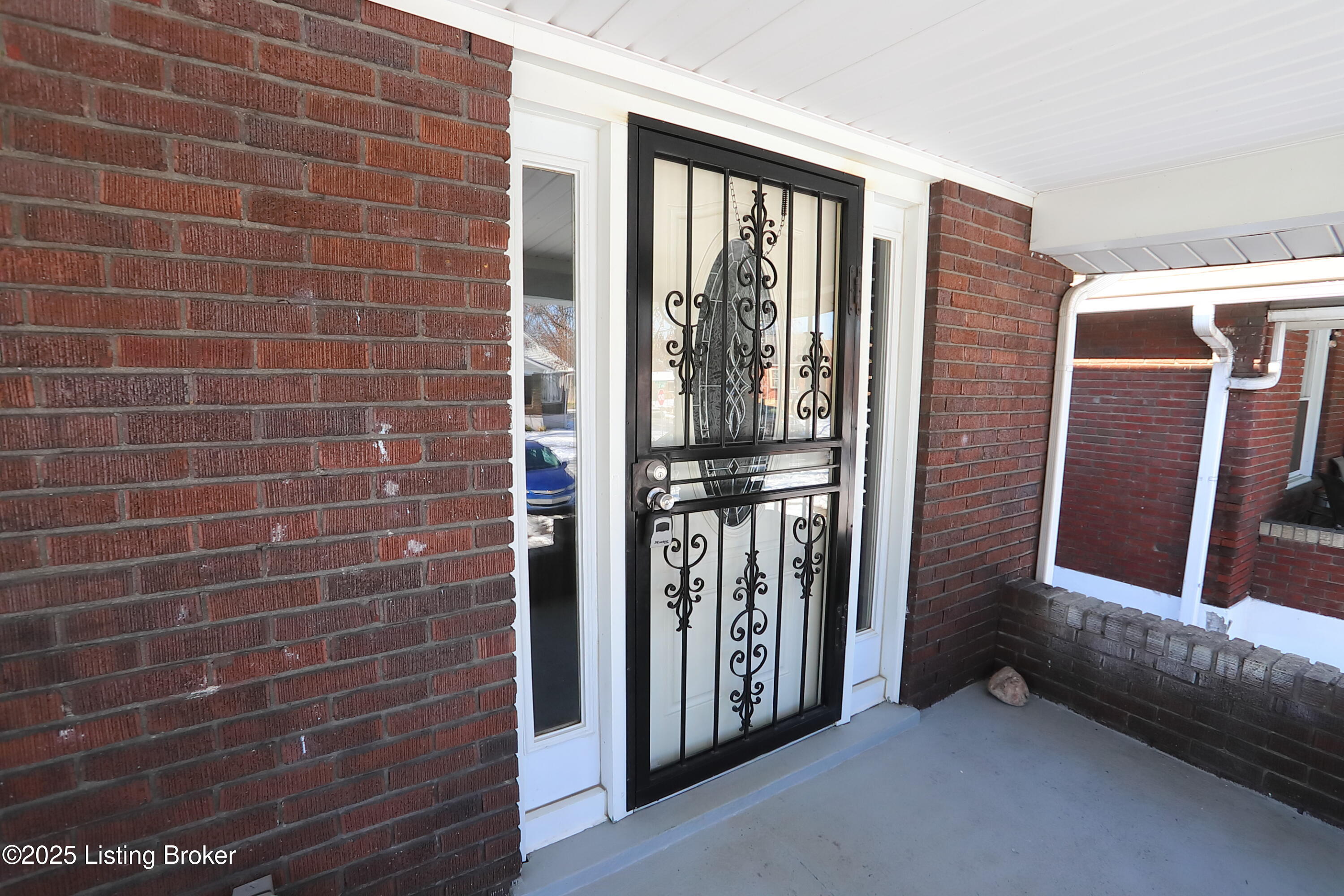 2502 Concord Dr, Louisville, Kentucky image 6