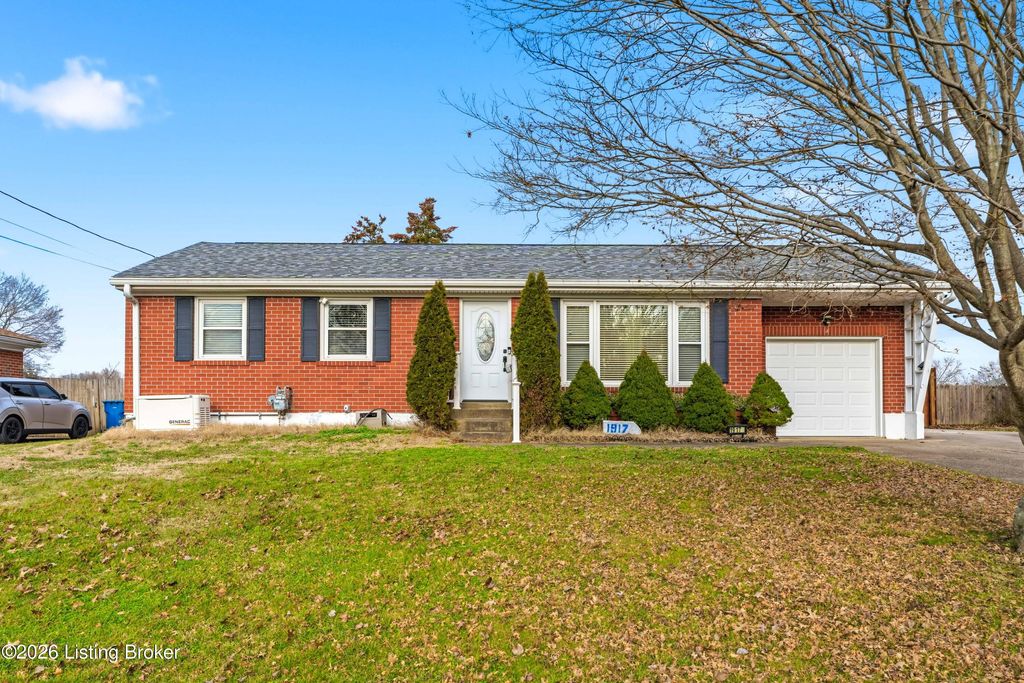 Photo of 1917 Taffeta Dr, Louisville, KY 40272 (MLS # 1706594)