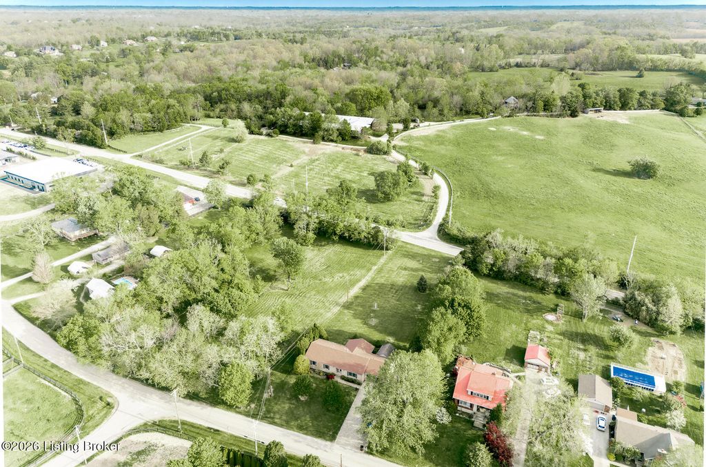 Photo of 434 Colt Run Rd, Simpsonville, KY 40067 (MLS # 1714521)