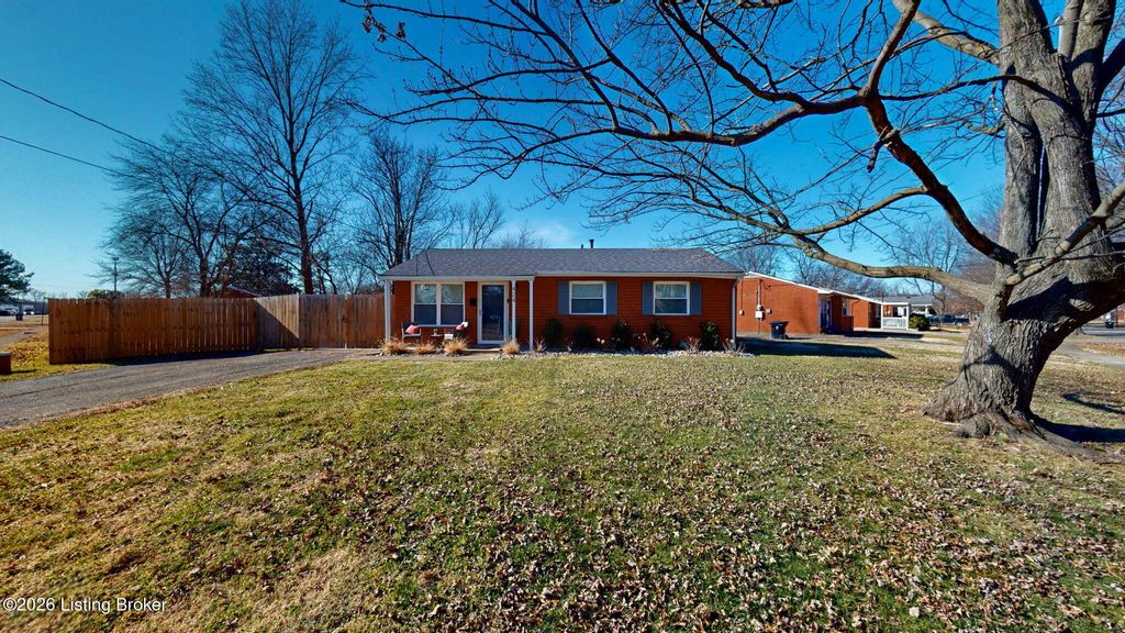 Photo of 424 Mac Brae Rd, Louisville, KY 40214 (MLS # 1707629)