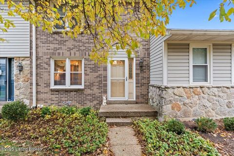 Photo of 10509 Burns Ct, Louisville, KY 40223 (MLS # 1703472)