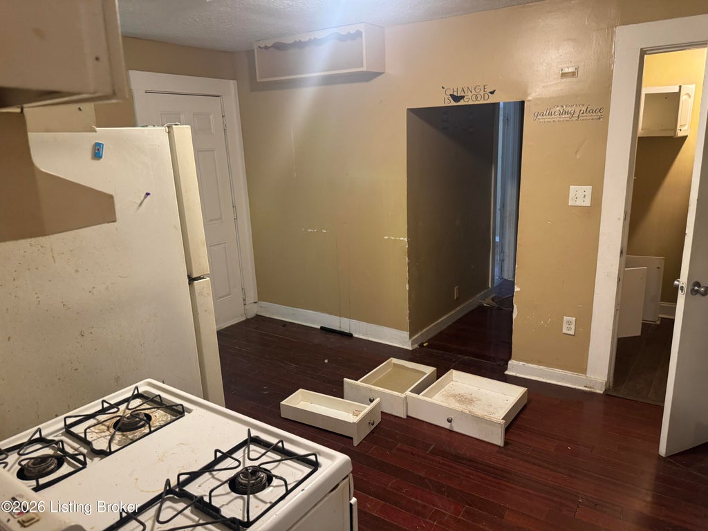 Photo of 1532 S 30th St, Louisville, KY 40211 (MLS # 1731582)