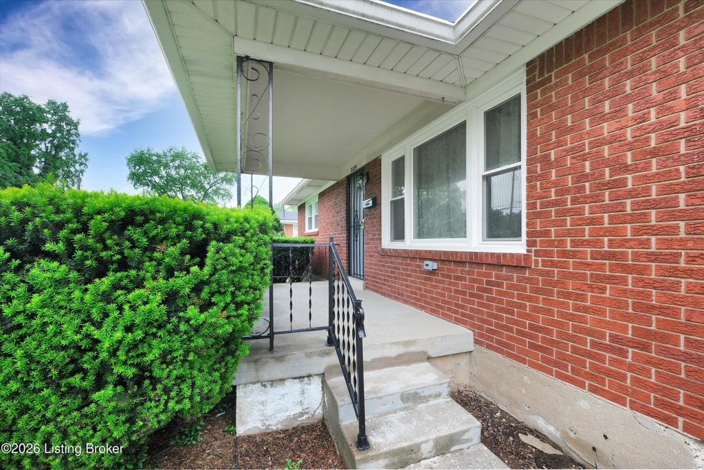 Photo of 3129 Wilkie Rd, Louisville, KY 40216 (MLS # 1716110)