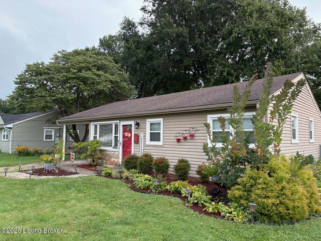 Photo of 13605 Tennis Blvd, Louisville, KY 40272 (MLS # 1726214)