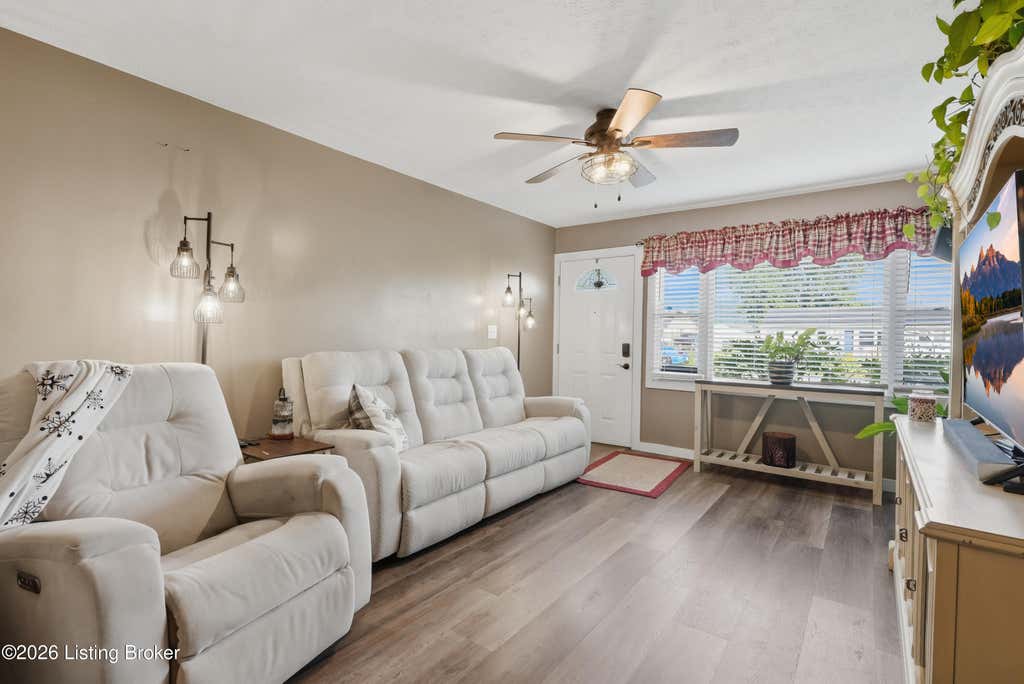 Photo of 13605 Tennis Blvd, Louisville, KY 40272 (MLS # 1726214)