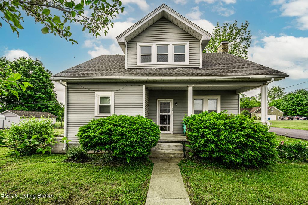Photo of 303 E 4th St, Smiths Grove, KY 42171 (MLS # 1716011)