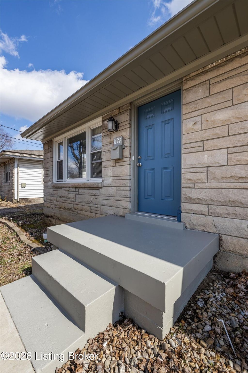 Photo of 1122 Loretta St, Louisville, KY 40213 (MLS # 1709452)