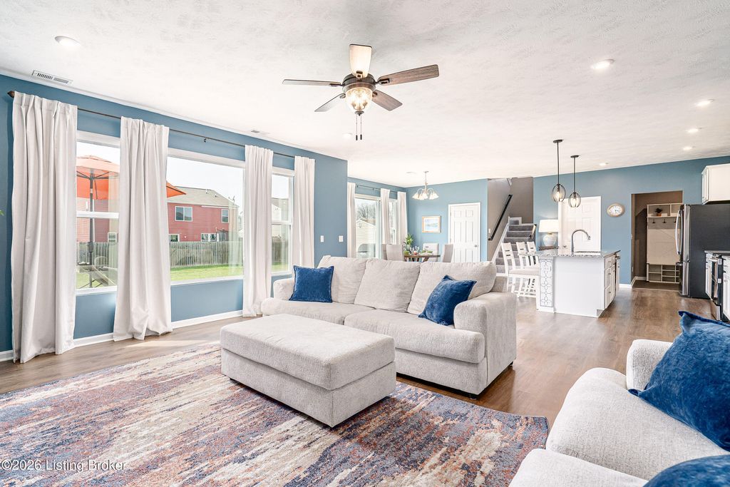 Photo of 455 Mallard Lake Blvd, Shepherdsville, KY 40165 (MLS # 1712343)