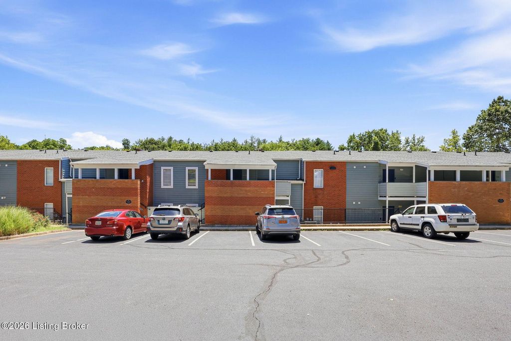 Photo of 2745 Grinstead Dr #208, Louisville, KY 40206 (MLS # 1721265)