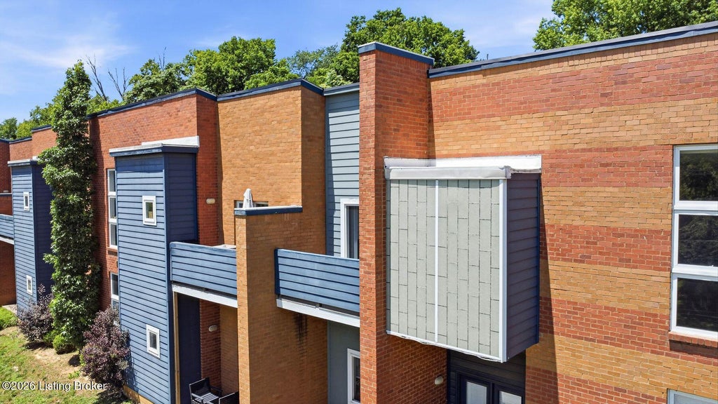 Photo of 2745 Grinstead Dr #208, Louisville, KY 40206 (MLS # 1721265)