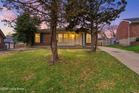 Photo of 6806 Creedmoor Ct, Louisville, KY 40228 (MLS # 1706638)