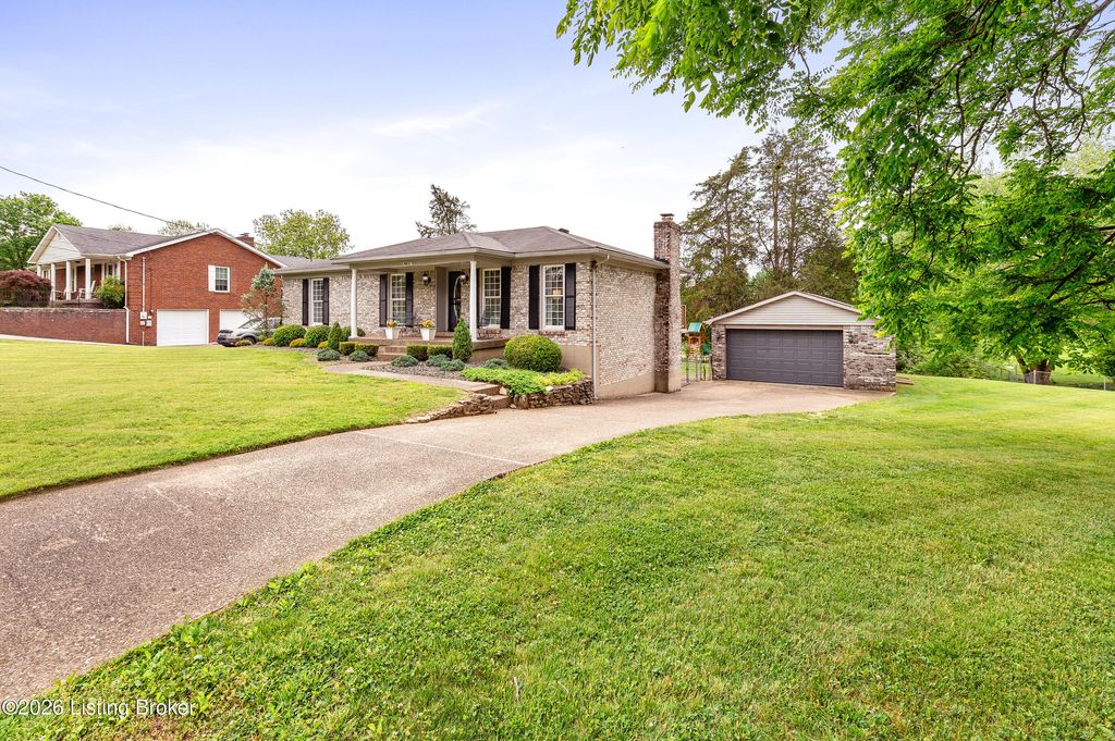 Photo of 3602 Garden Ct, Shepherdsville, KY 40165 (MLS # 1716473)