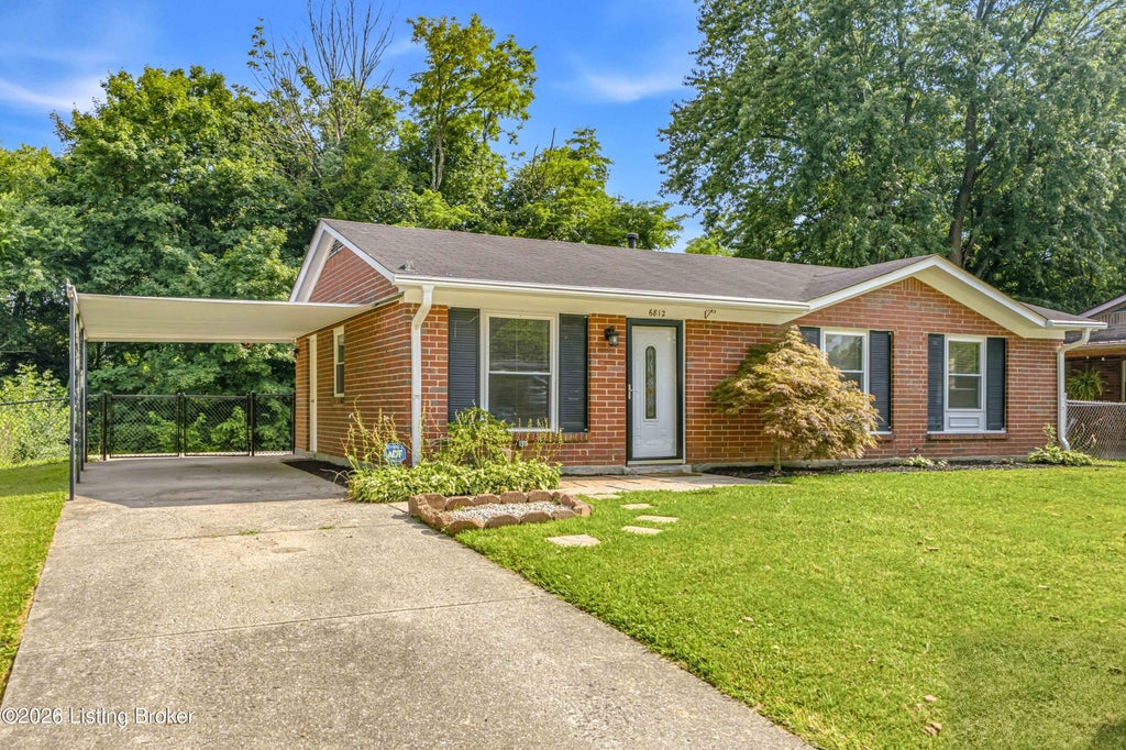 Photo of 6812 Nalery Way, Louisville, KY 40228 (MLS # 1722363)