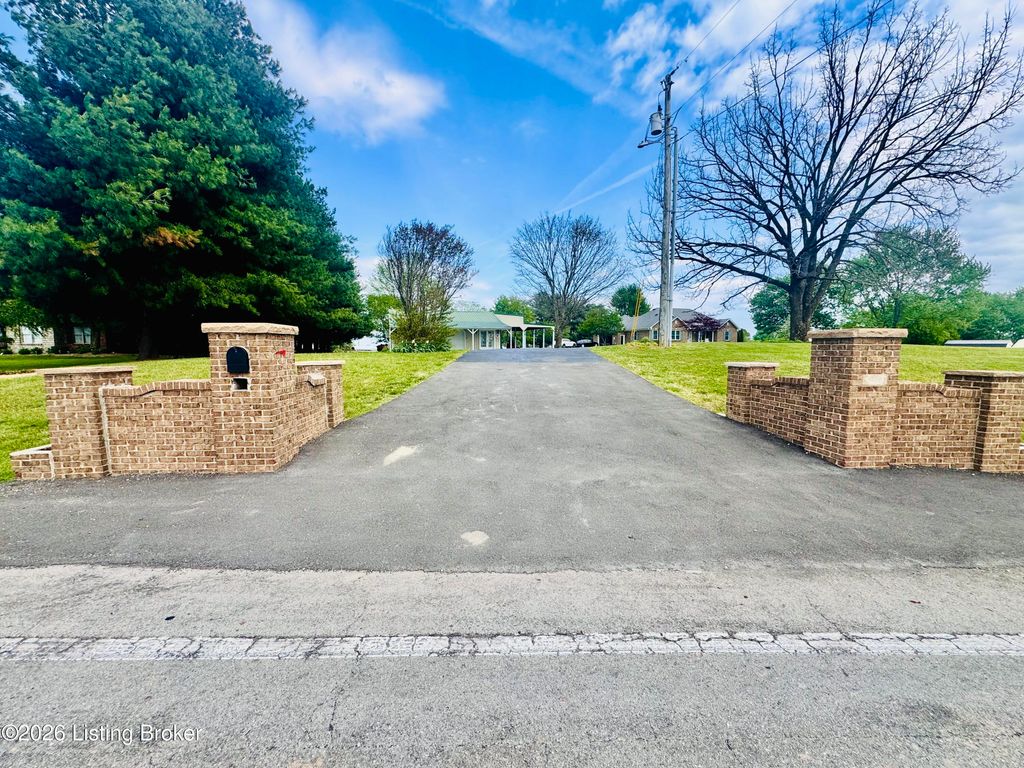 Photo of 5400 Springfield Rd, Bardstown, KY 40004 (MLS # 1714643)