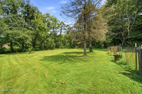Tiny photo for 11350 Bearcamp Rd, Louisville, KY 40272 (MLS # 1730263)