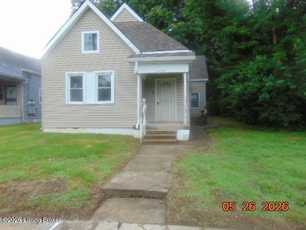 Photo of 3229 Hale Ave, Louisville, KY 40211 (MLS # 1718924)