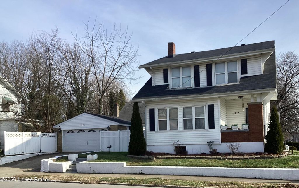 Photo of 1225 S 32nd St, Louisville, KY 40211 (MLS # 1706107)