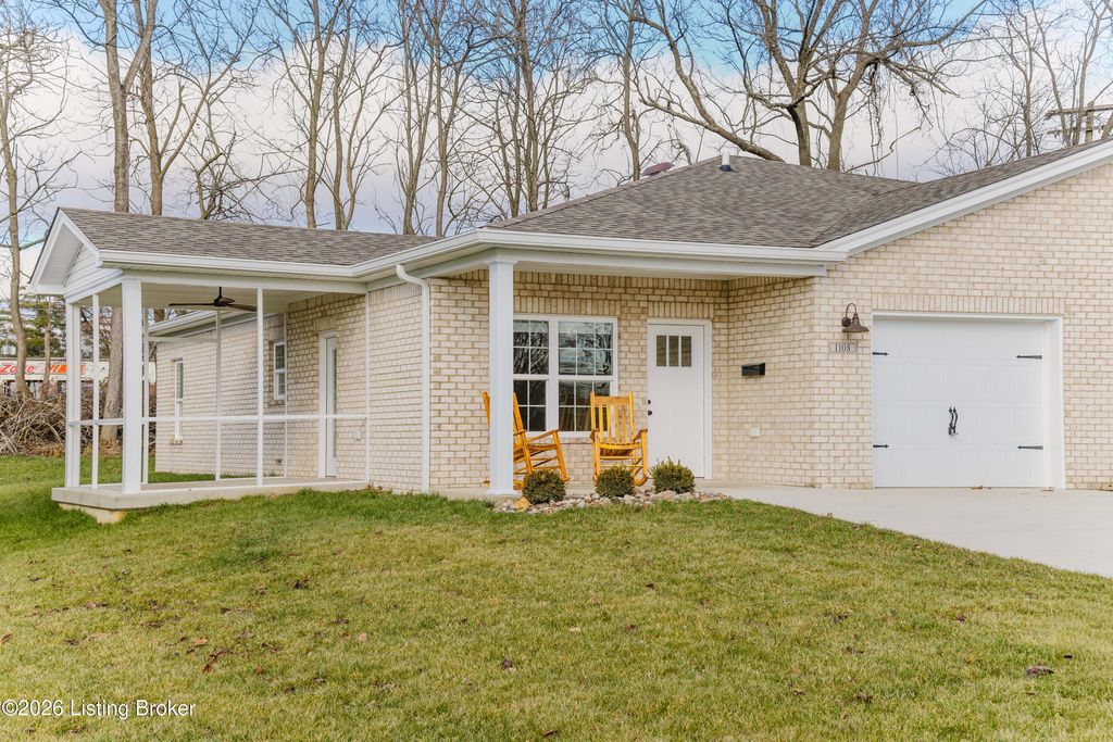 Photo of 1104 N Main St, Elizabethtown, KY 42701 (MLS # 1713353)