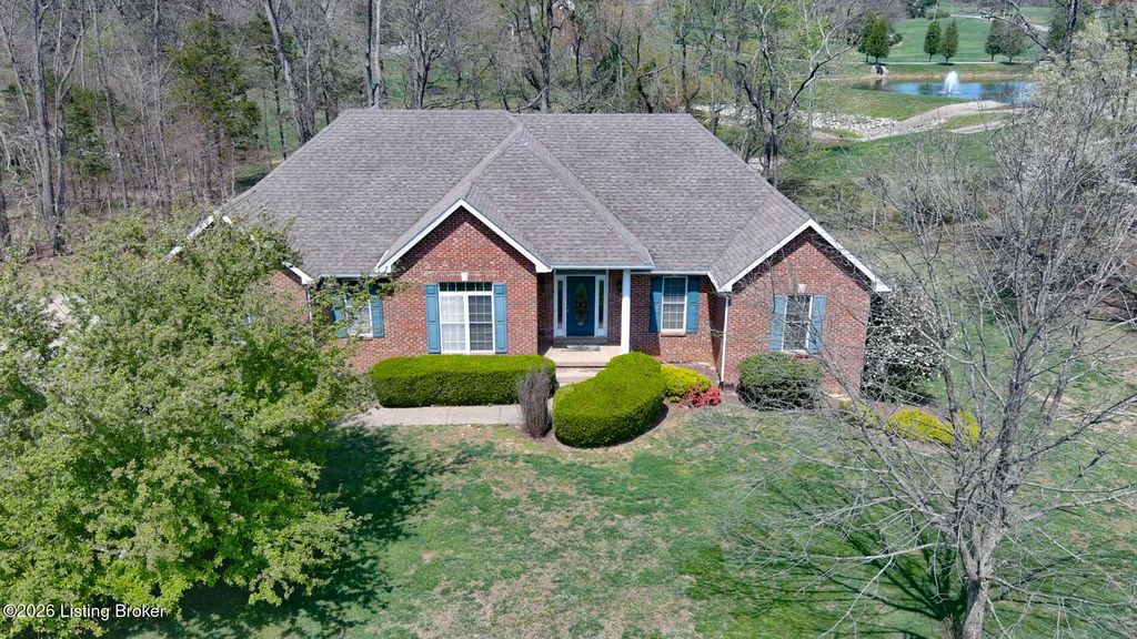 Photo of 70 Deer Run Way, Elizabethtown, KY 42701 (MLS # 1714035)