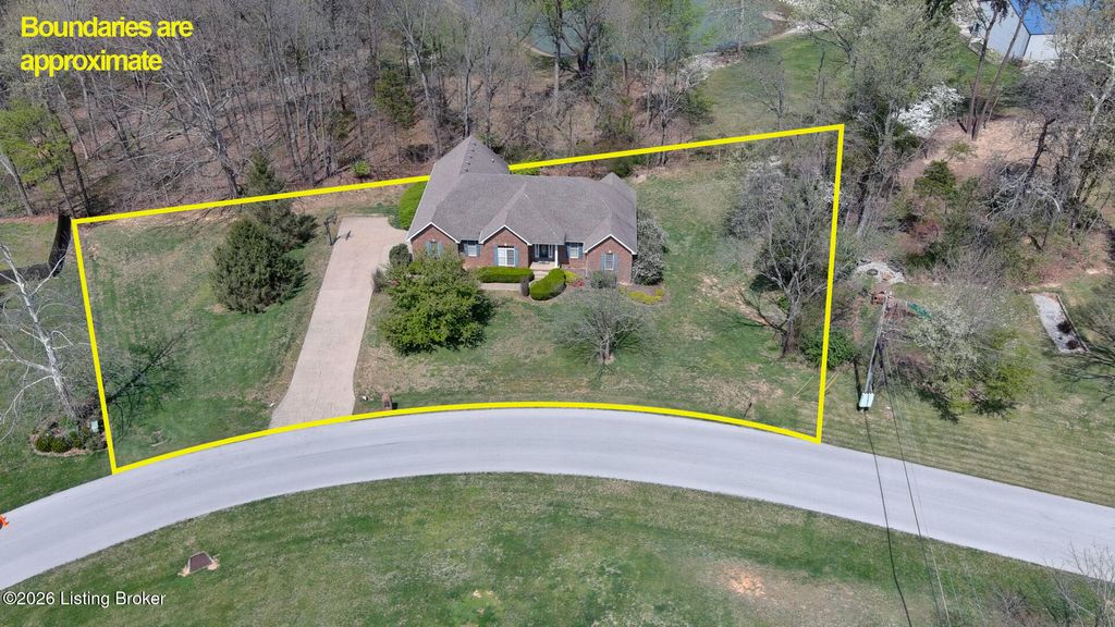 Photo of 70 Deer Run Way, Elizabethtown, KY 42701 (MLS # 1714035)
