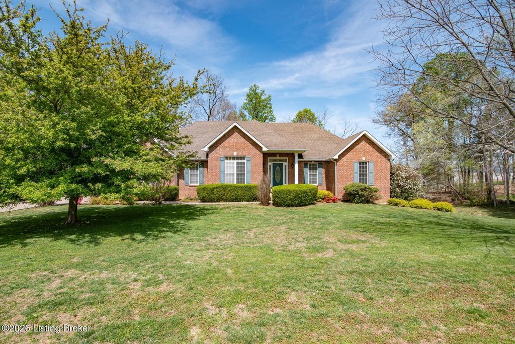 Photo of 70 Deer Run Way, Elizabethtown, KY 42701 (MLS # 1714035)