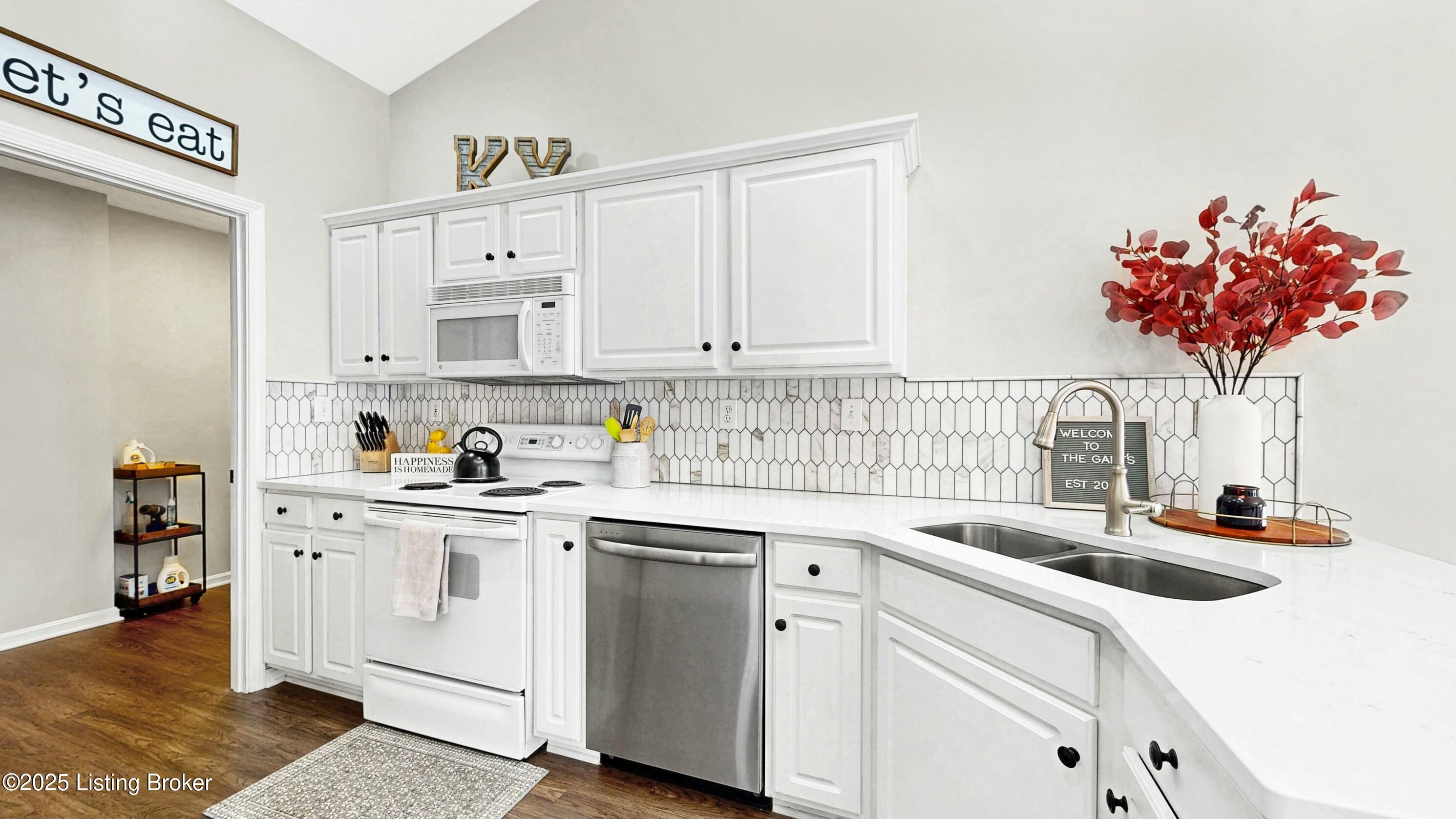 11005 Cambridge Commons Dr, Louisville, Pennsylvania image 17