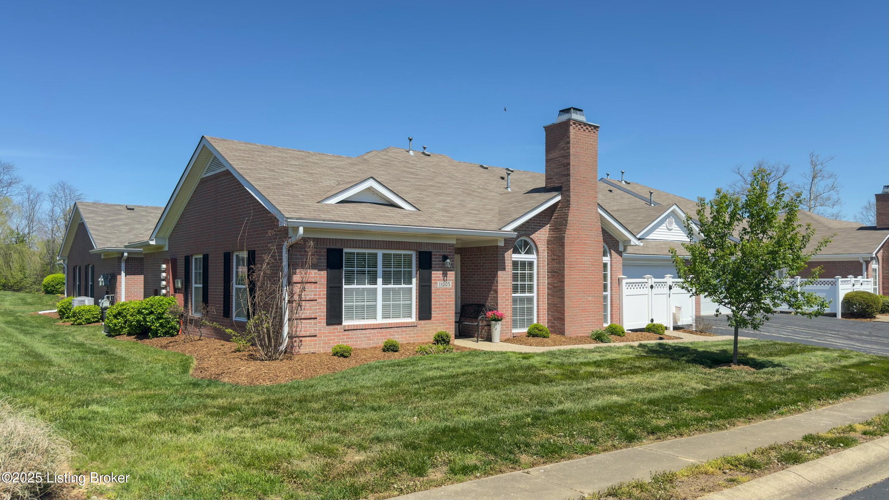 11005 Cambridge Commons Dr, Louisville, Pennsylvania image 3