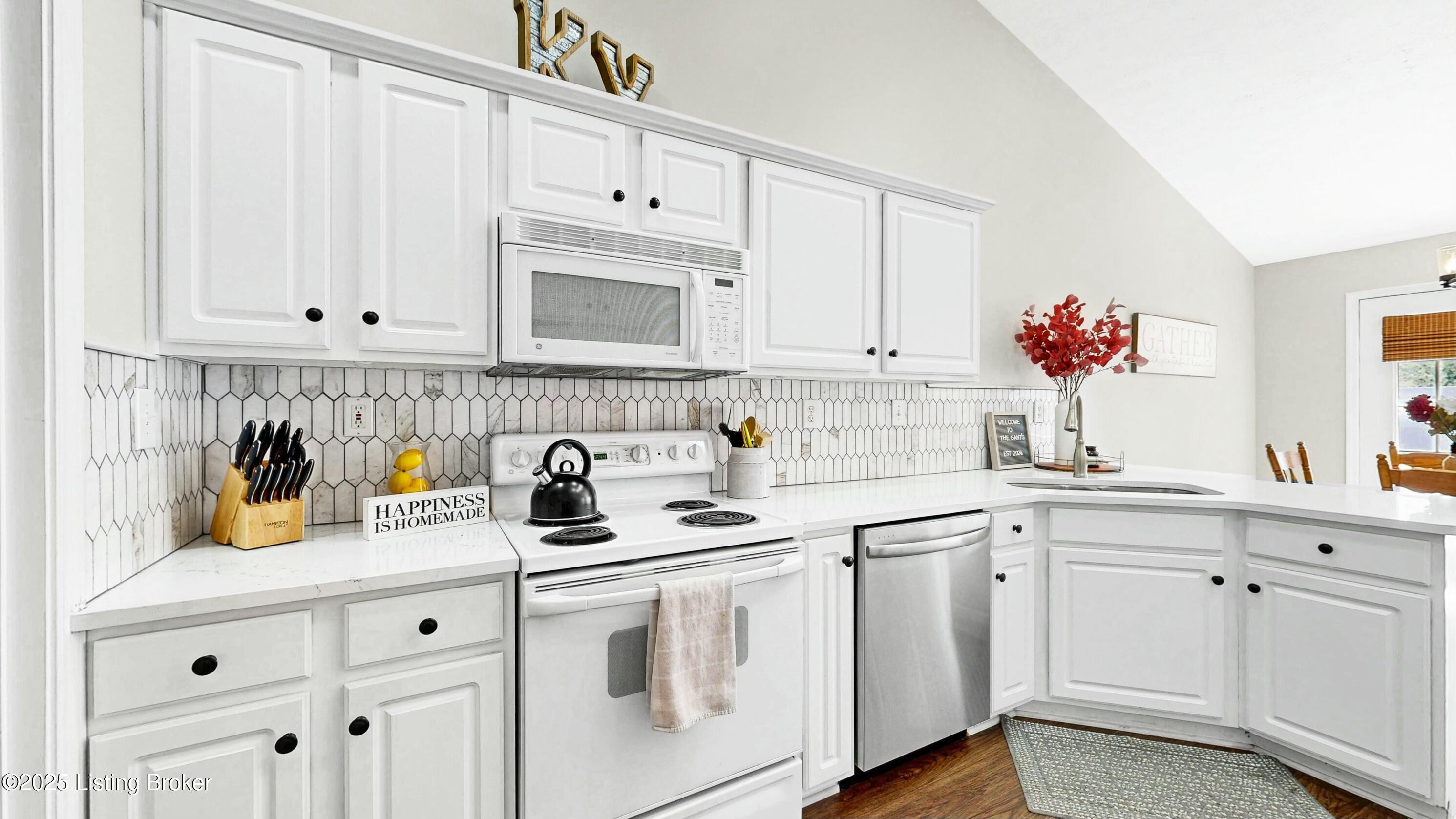 11005 Cambridge Commons Dr, Louisville, Pennsylvania image 14