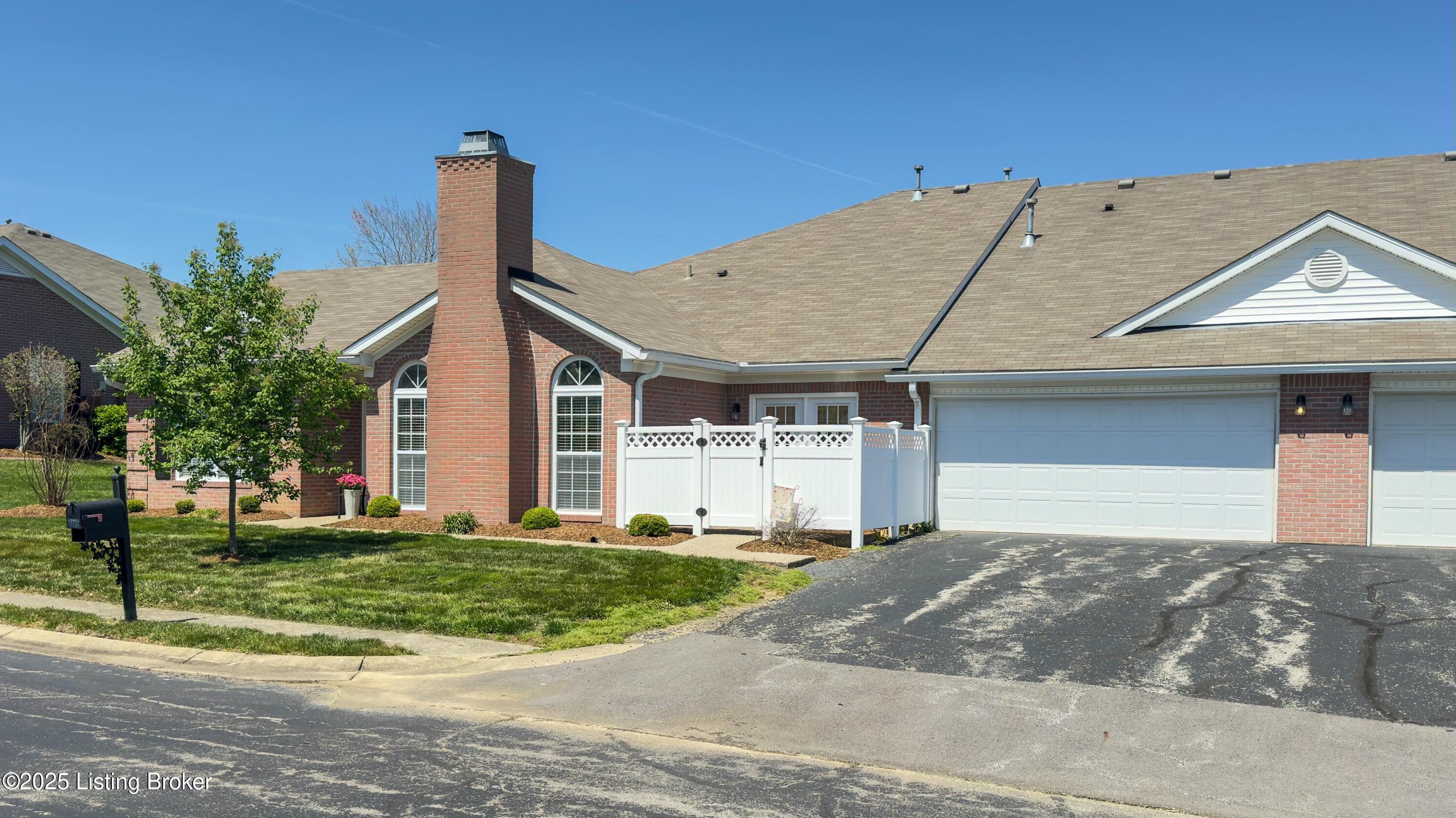 11005 Cambridge Commons Dr, Louisville, Pennsylvania image 4