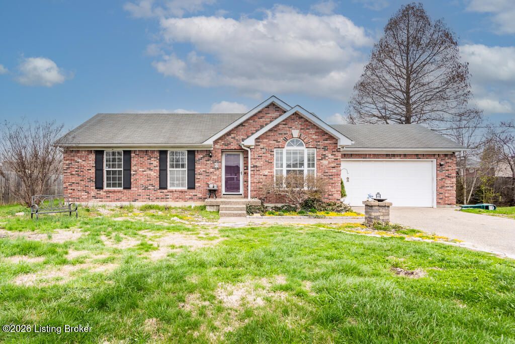 Photo of 227 Seminole Ct, Shepherdsville, KY 40165 (MLS # 1711943)