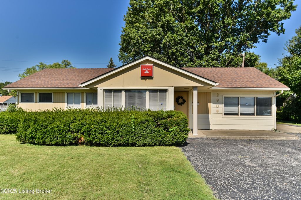 Photo of 2909 Hikes Ln, Louisville, KY 40218 (MLS # 1700138)