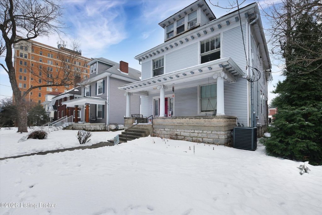 Photo of 2122 Bonnycastle Ave, Louisville, KY 40205 (MLS # 1708619)