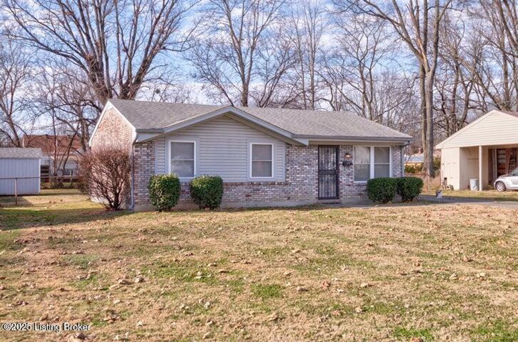 Photo of 5122 Roederer Dr, Louisville, KY 40219 (MLS # 1704917)