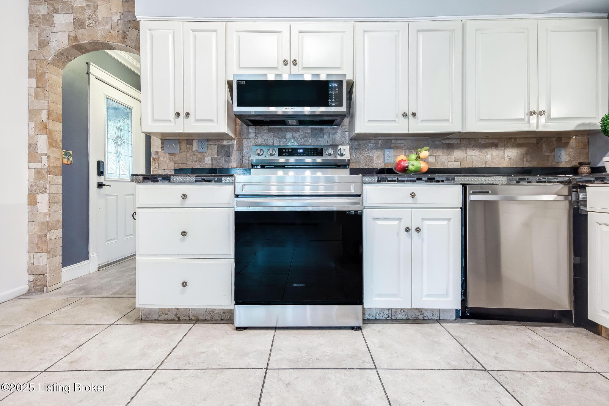 5005 Red Oak Ln, Louisville, Pennsylvania image 9