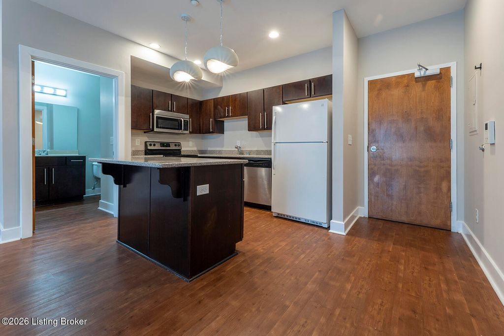 Photo of 110 S Campbell St #213, Louisville, KY 40206 (MLS # 1713580)