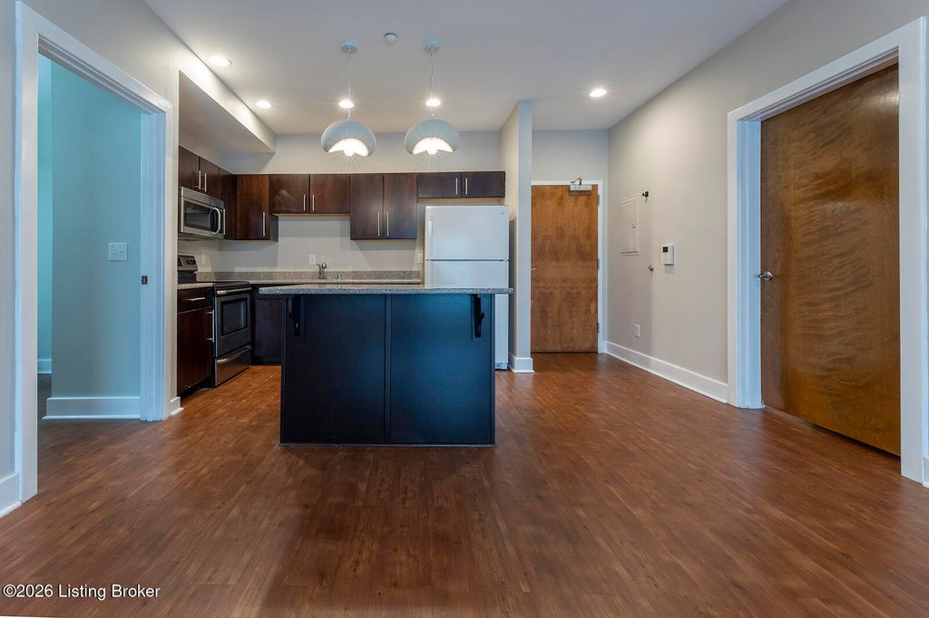 Photo of 110 S Campbell St #213, Louisville, KY 40206 (MLS # 1713580)