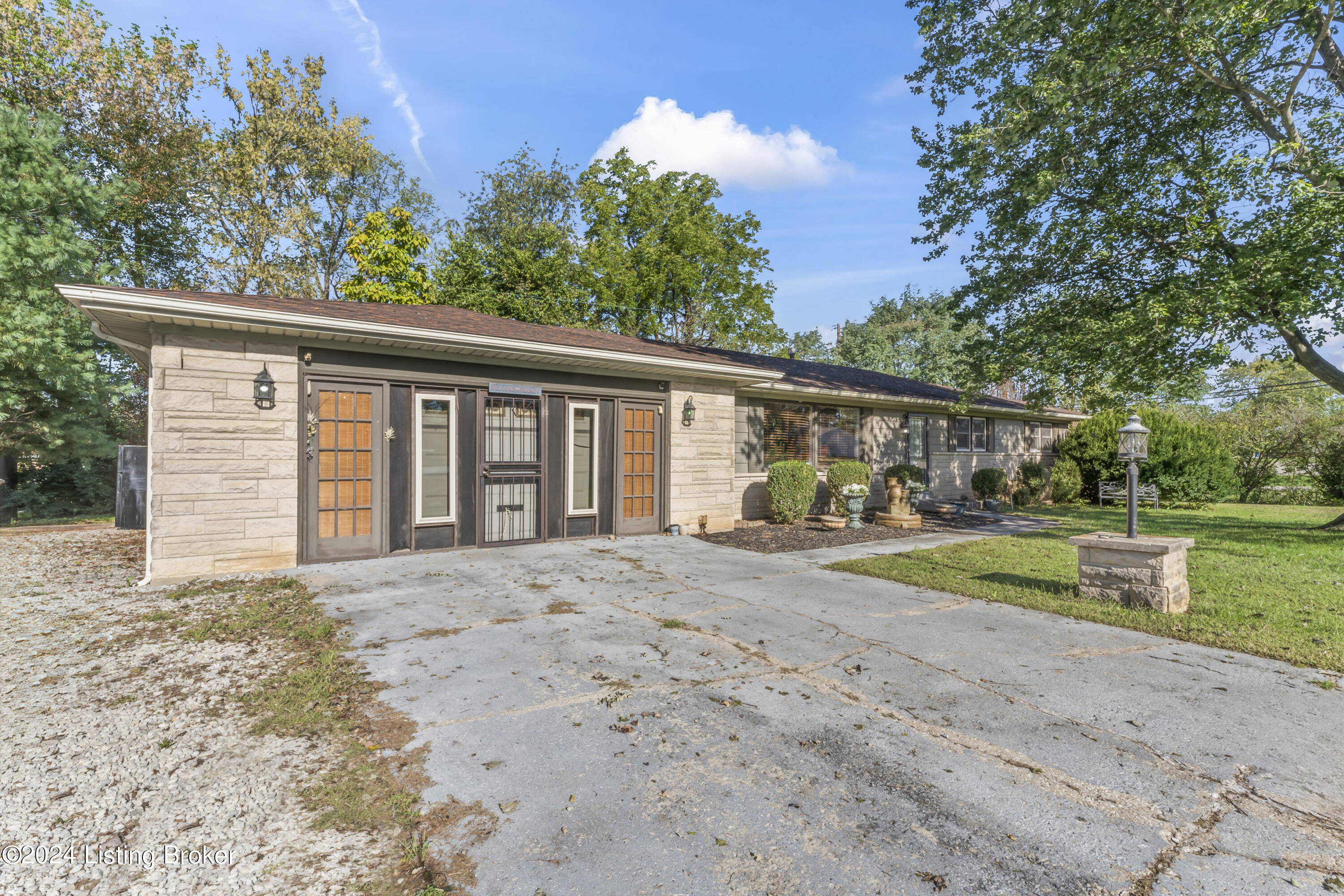 140 Ample Way, Shepherdsville, Kentucky image 2