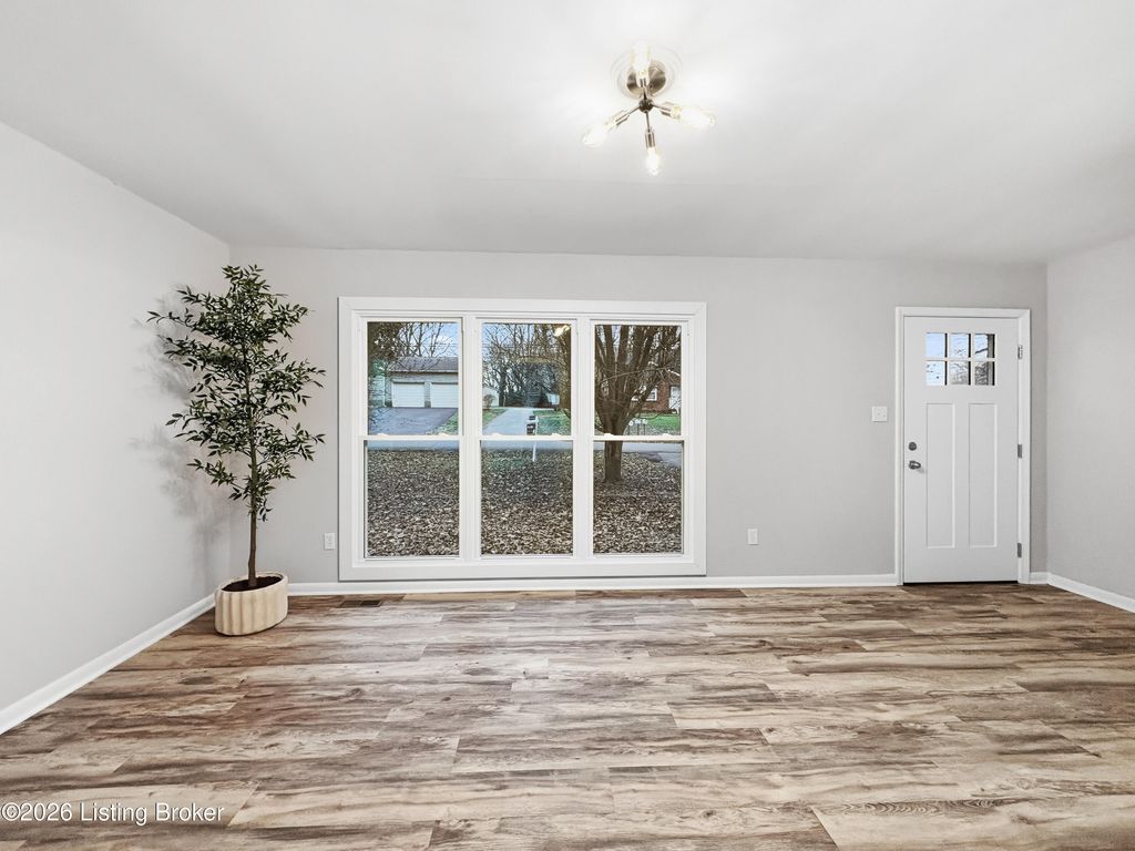 Photo of 509 W Back St, Munfordville, KY 42765 (MLS # 1712222)