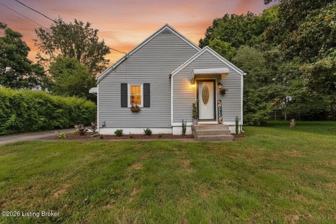 Photo of 10324 Deering Rd, Louisville, KY 40272 (MLS # 1725772)