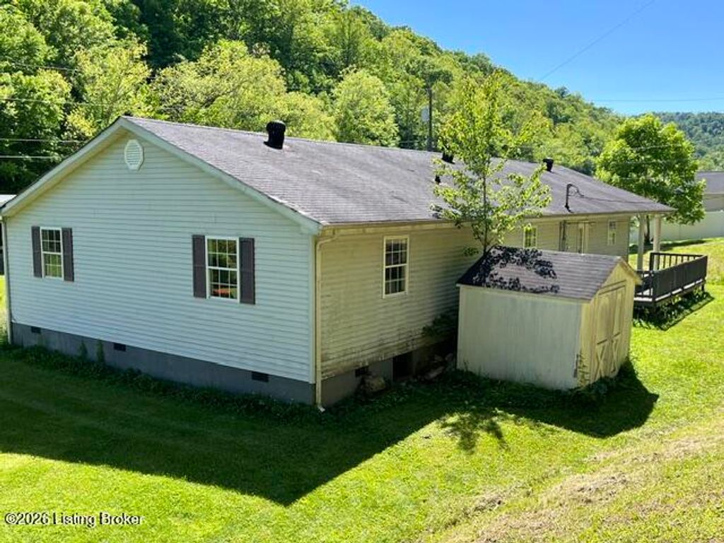 Photo of 144 Bee Rd, Prestonsburg, KY 41653 (MLS # 1716928)