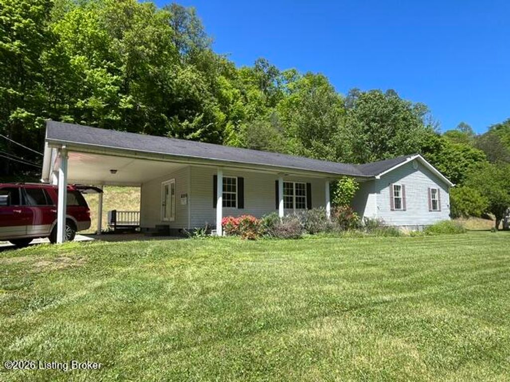 Photo of 144 Bee Rd, Prestonsburg, KY 41653 (MLS # 1716928)