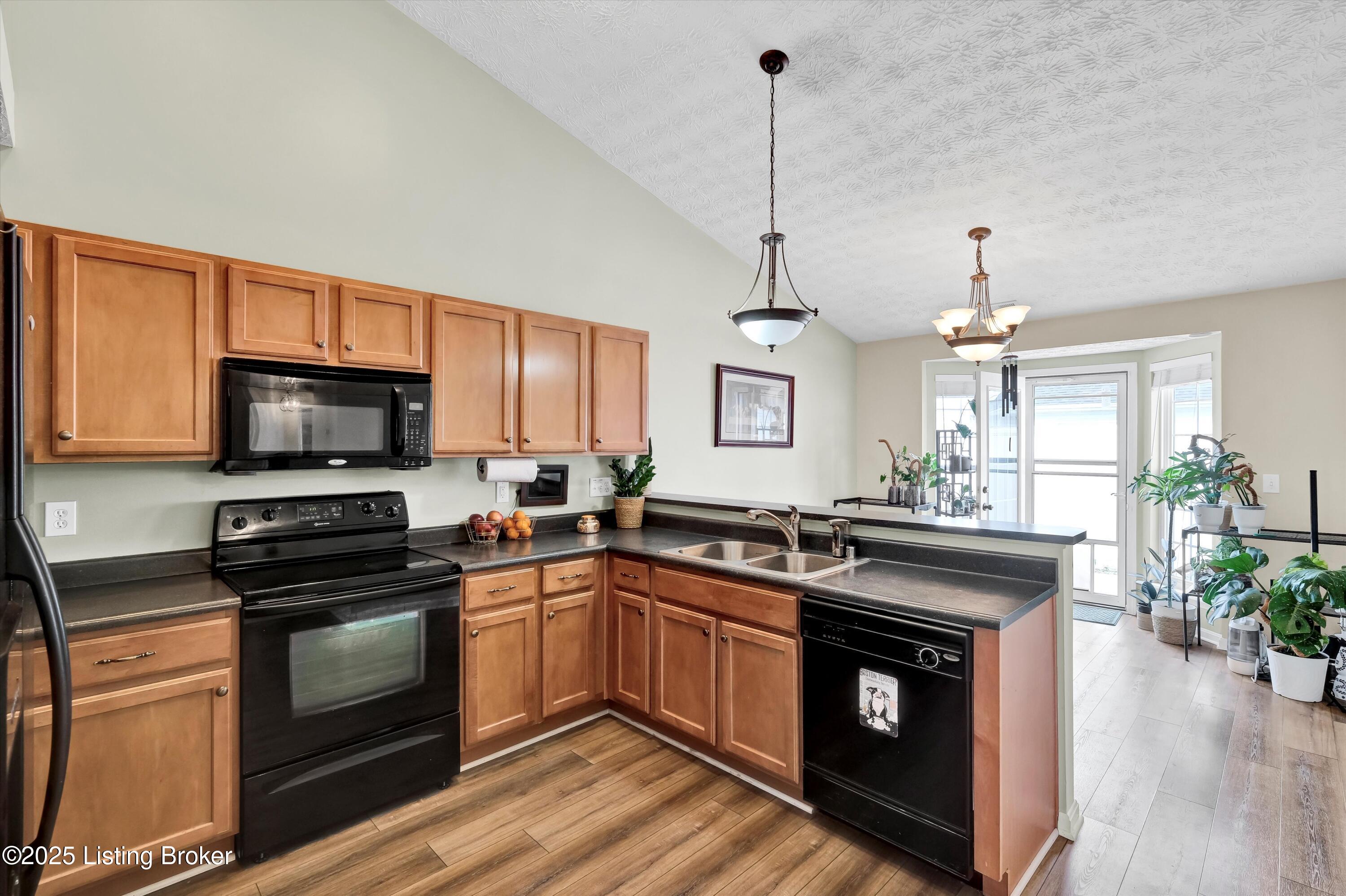 14520 Landis Villa Dr, Louisville, Pennsylvania image 4